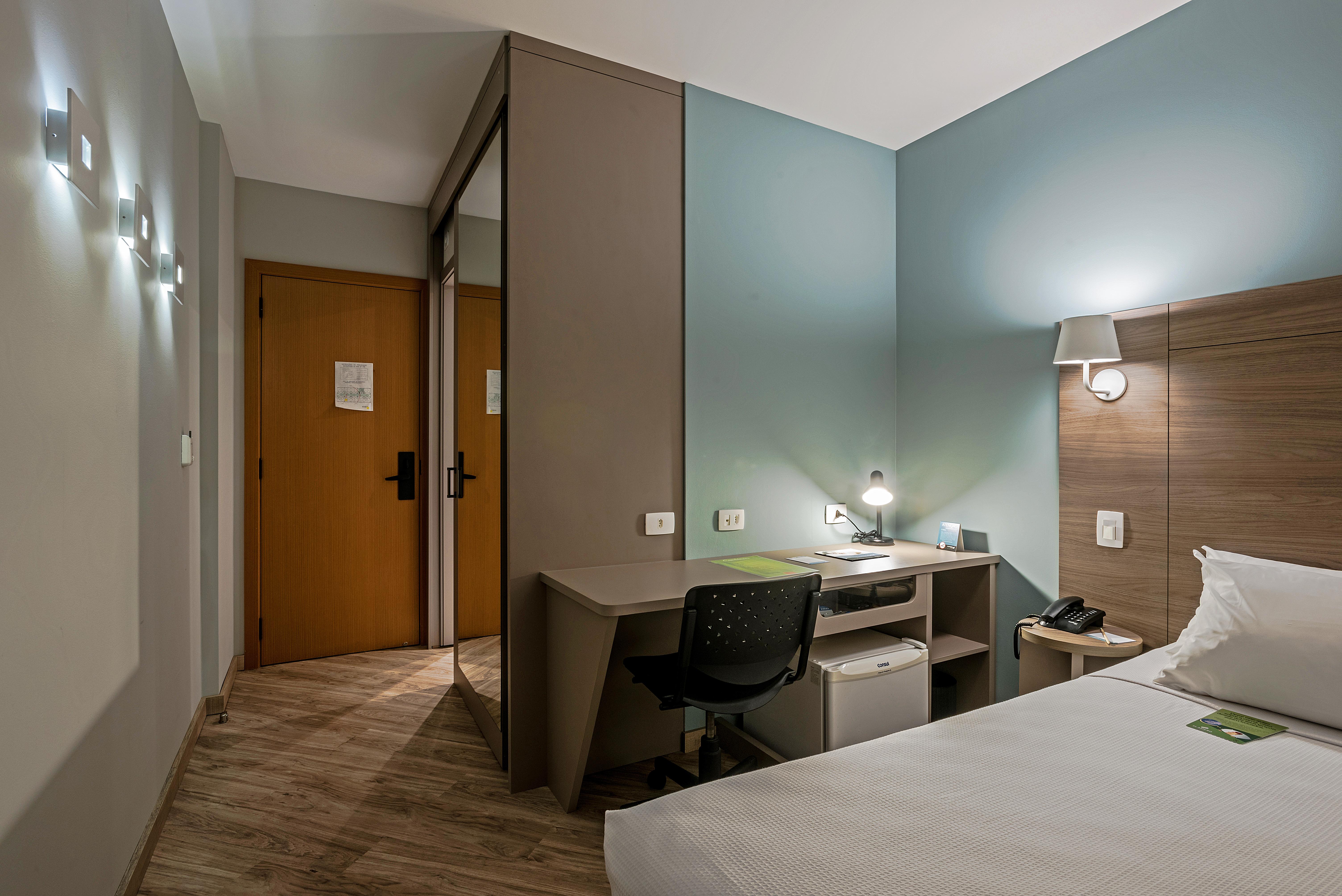 Slim Curitiba Alto Da XV Hotell Exteriör bild