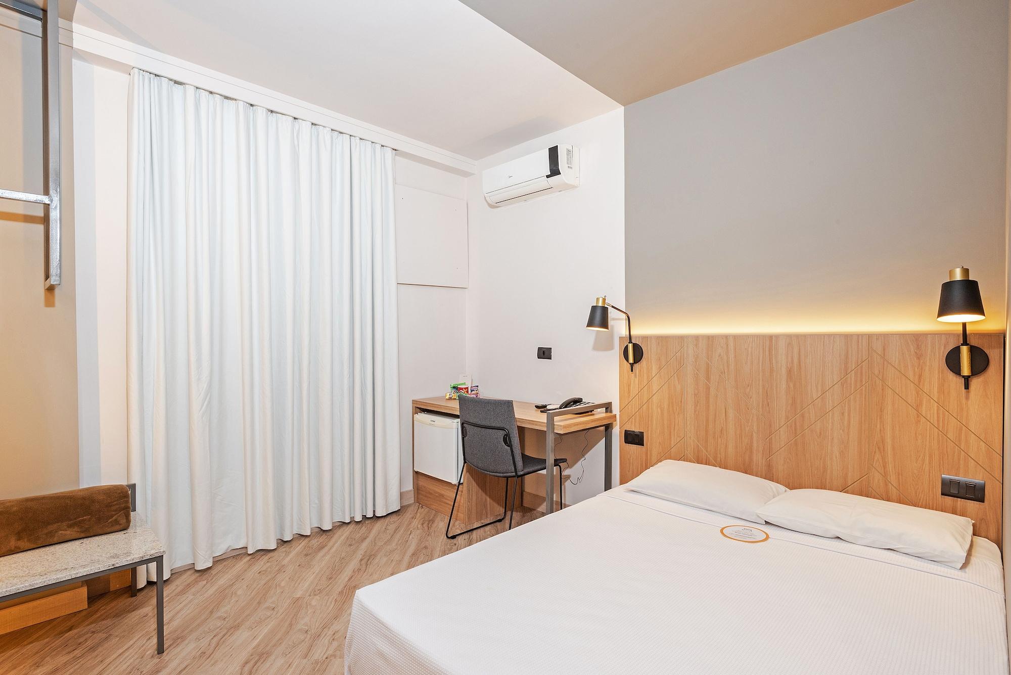 Slim Curitiba Alto Da XV Hotell Exteriör bild