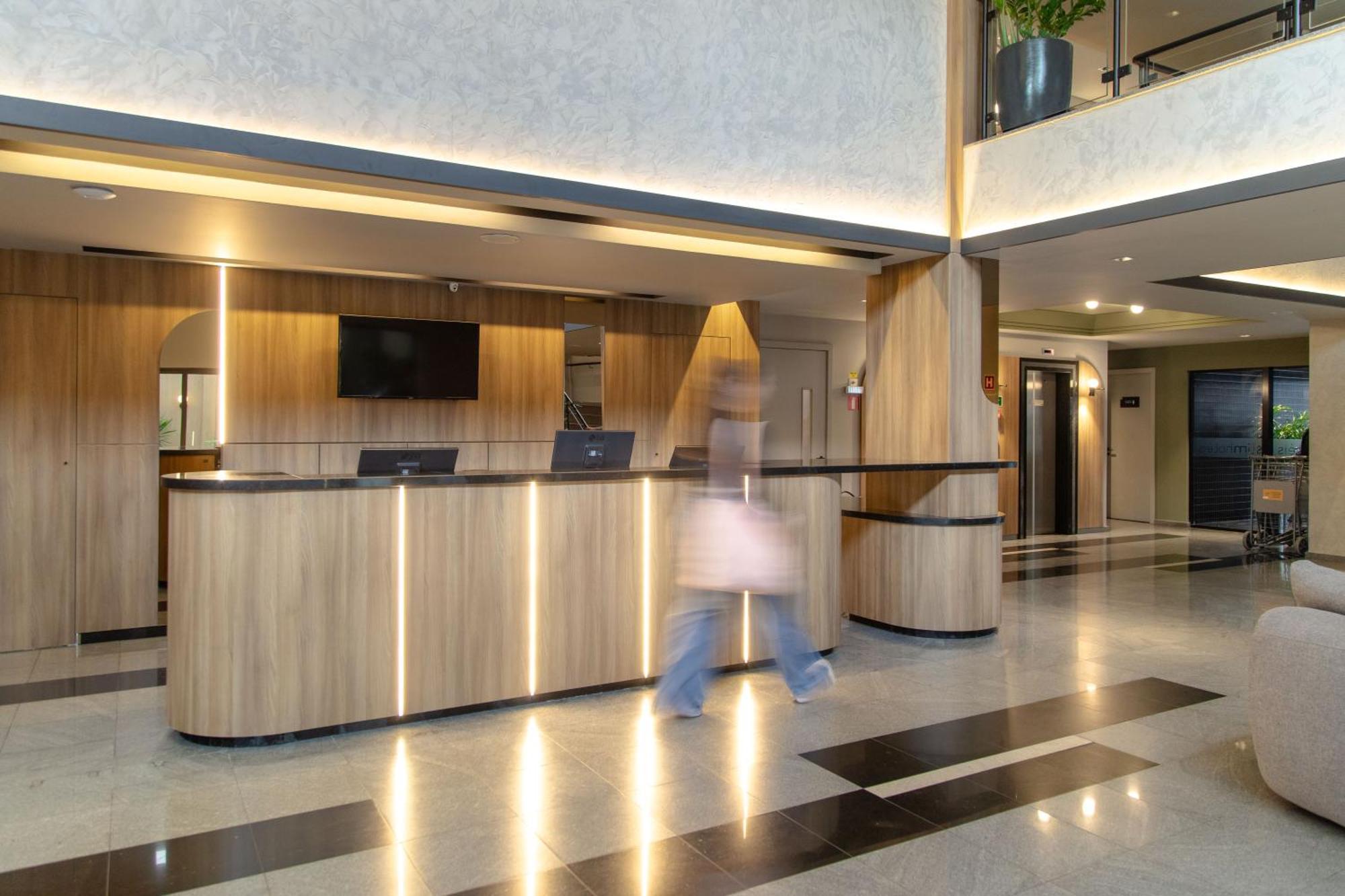 Slim Curitiba Alto Da XV Hotell Exteriör bild