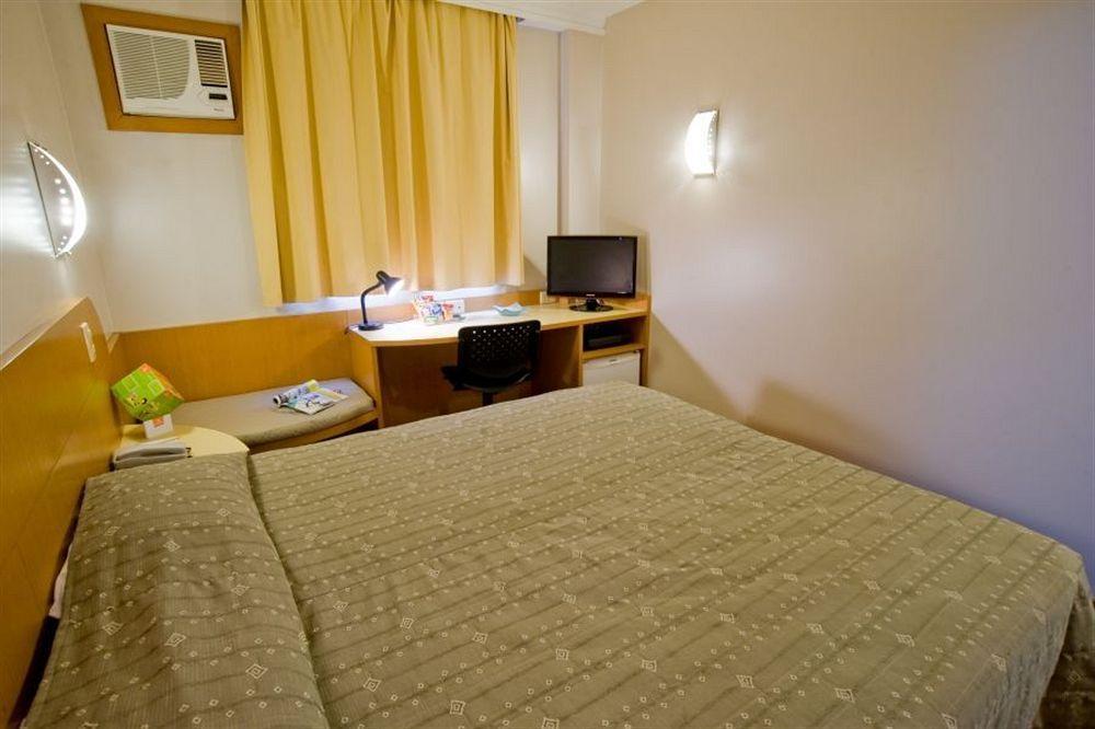 Slim Curitiba Alto Da XV Hotell Exteriör bild